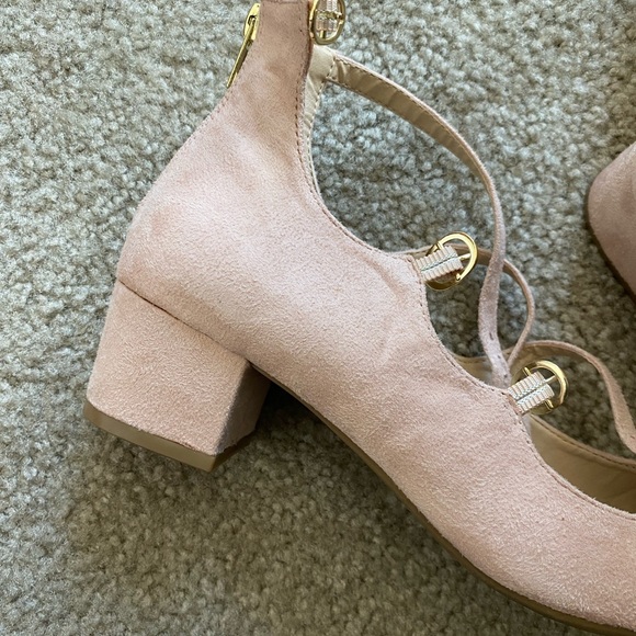 Women’s Low Pink Heels - Picture 4 of 15